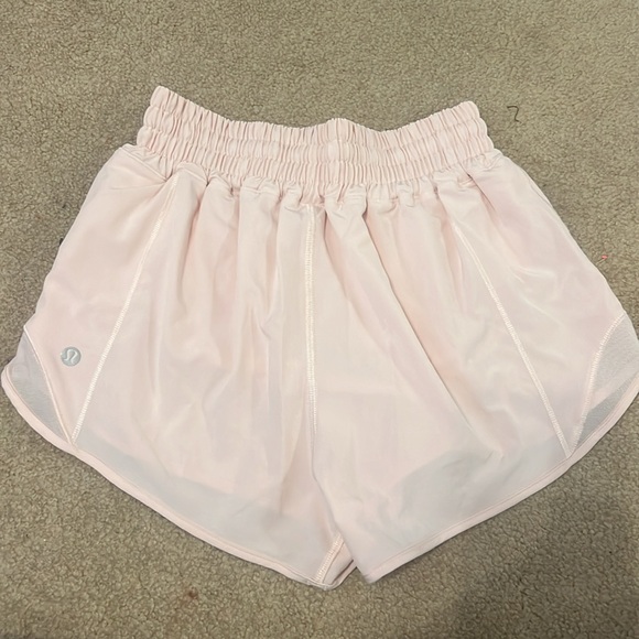 Baby pink lululemom hotty hot high rise 2.5 shorts - Picture 2 of 2